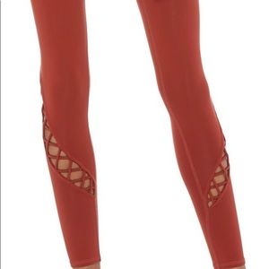 ALO yoga entwine leggings in amber size S